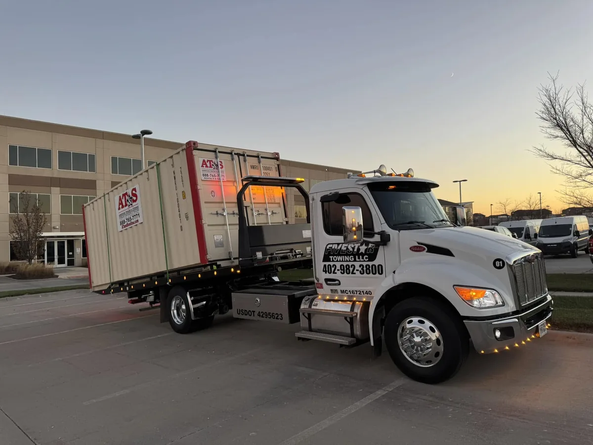 Hauling a portable storage container